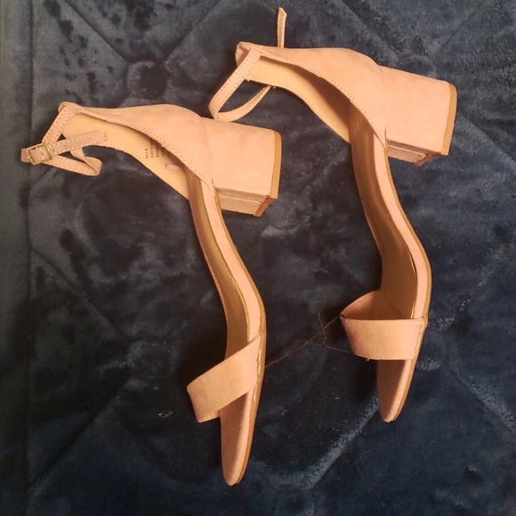 Shoes - Picture 4 of 5